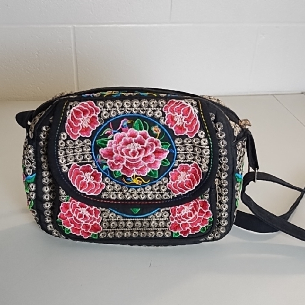 Boho Floral Embroidered Crossbody Bag Adjustable Strap